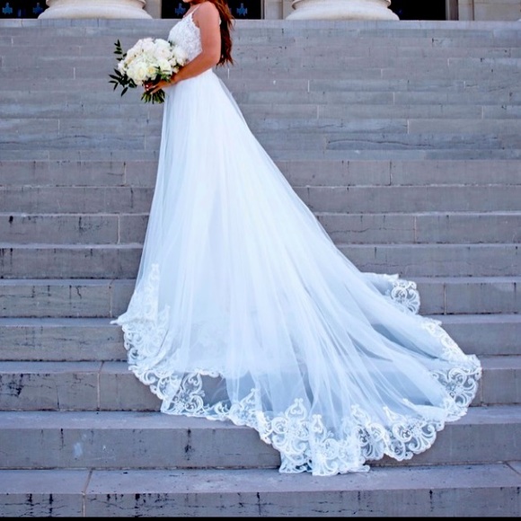 Wedding dress - Picture 4 of 4